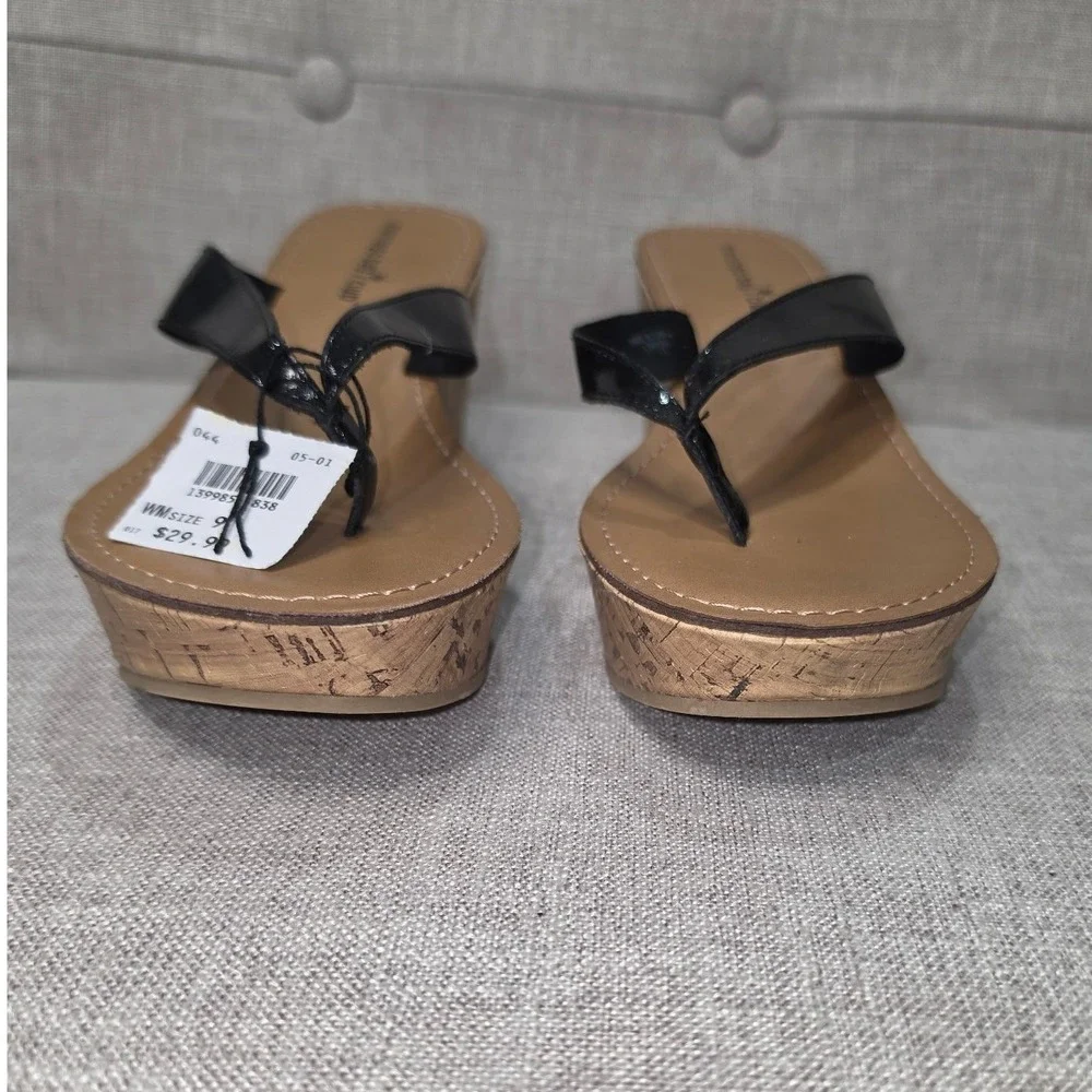 Y2K Montego Bay Club Womens Black Patent Cork Wedge Thong Sandals Size 9 139985